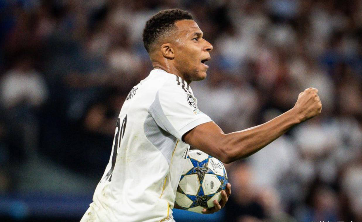 姆巴佩罕见帽子戏法，欧冠进球数超60，追赶C罗王者